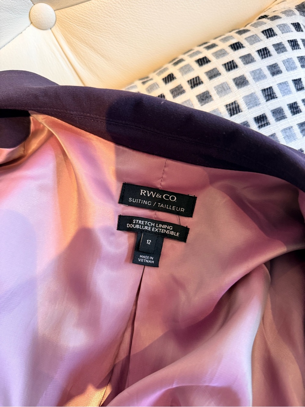 RW&CO. Double-Breasted “Oversized-look” Purple Women’s Suit - Picture 4 of 5